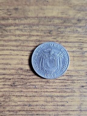 Vintage 1968 Ecuador 10 Centavos Coin- Silver Times